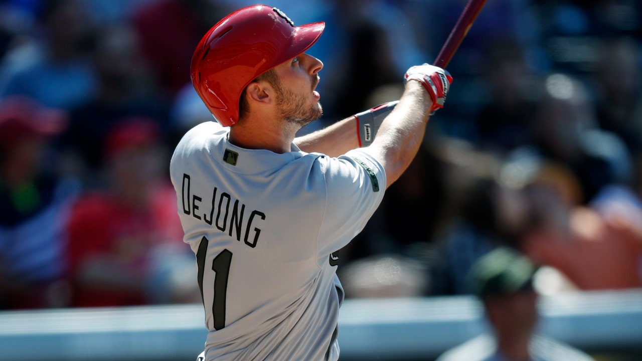Cardinals return home to face surging Dodgers